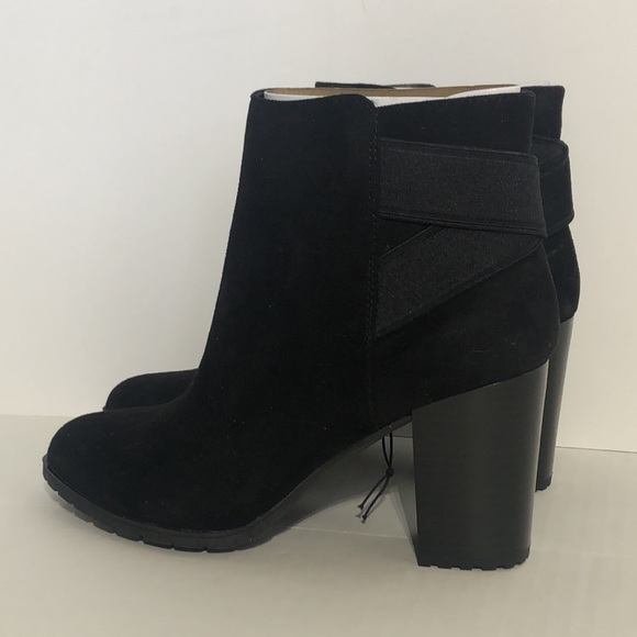 Women’s Size 10 Black Faux Suede Water Repellant Ankle Boots w/ 3.5” Block Heel - Picture 2 of 7